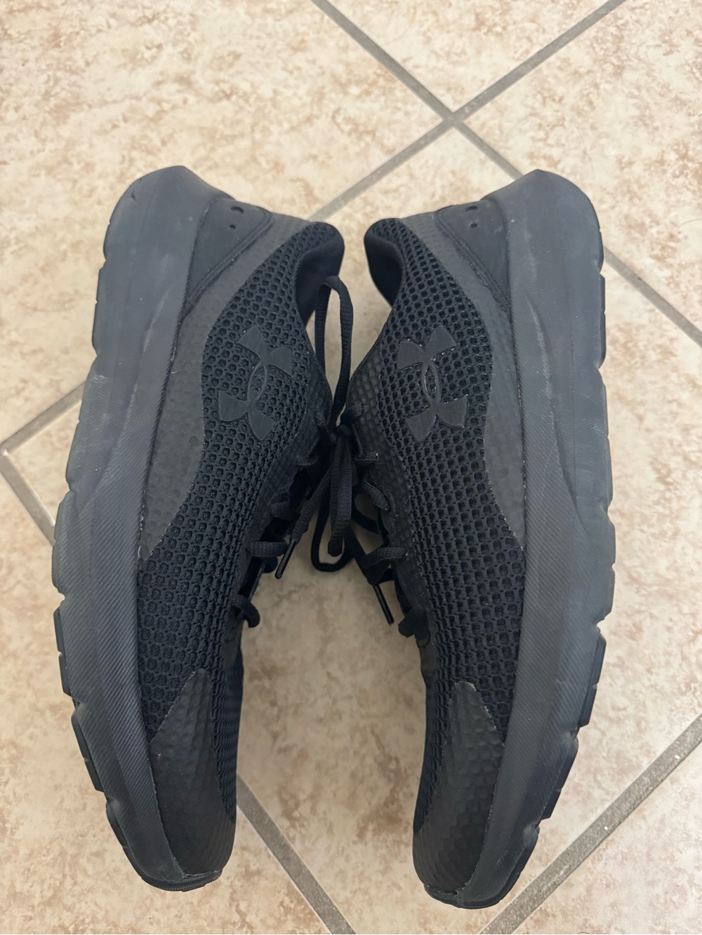 Under Armour Men's Black Mesh Athletic Running Shoes